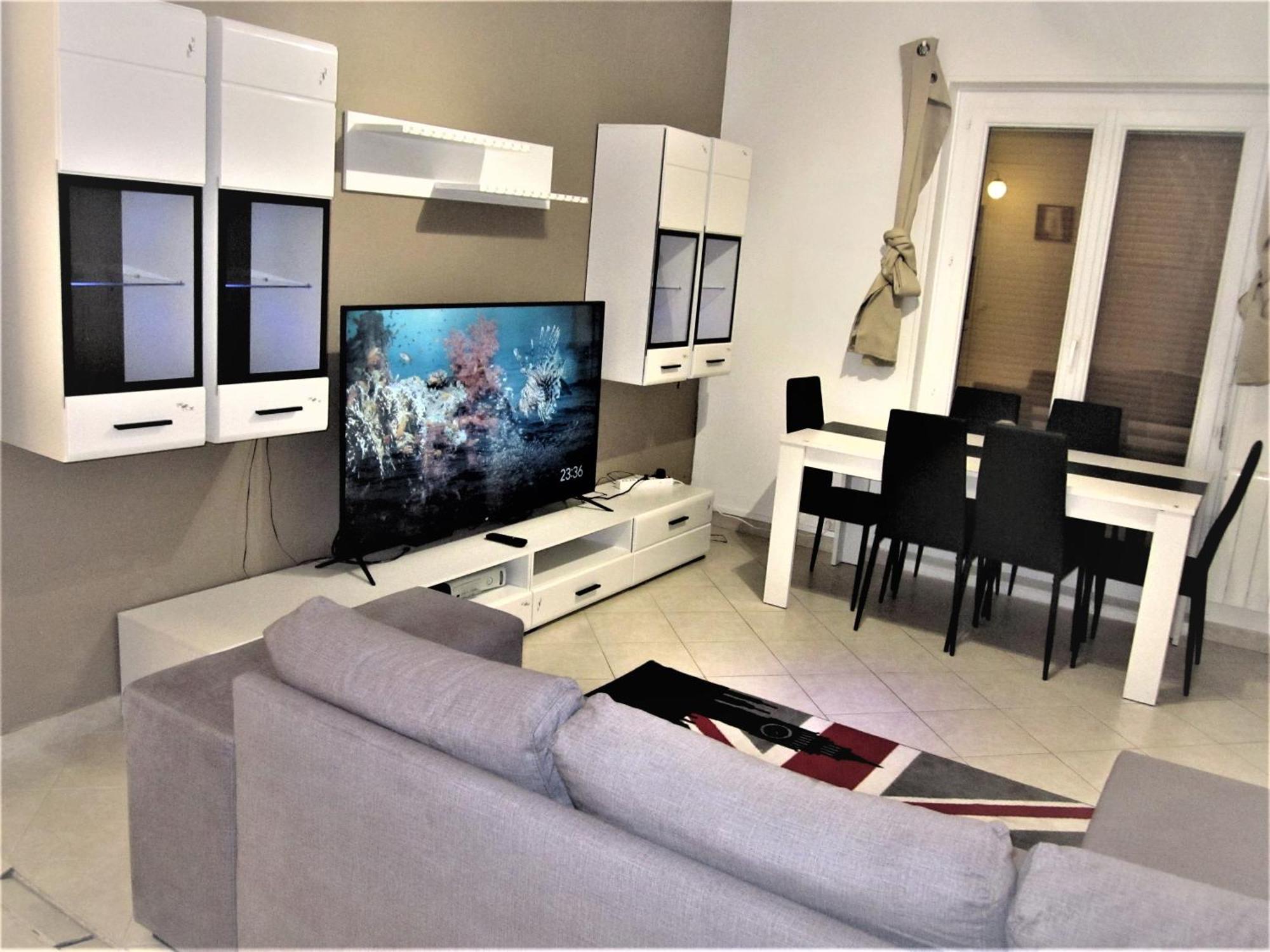 Location 4 Pieces Proche Centre-ville Et Autoroutes Apartment