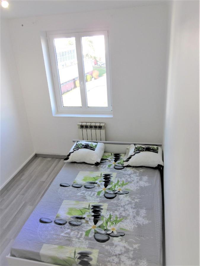 Appartement Location 4 Pieces Proche Centre-ville Et Autoroutes *