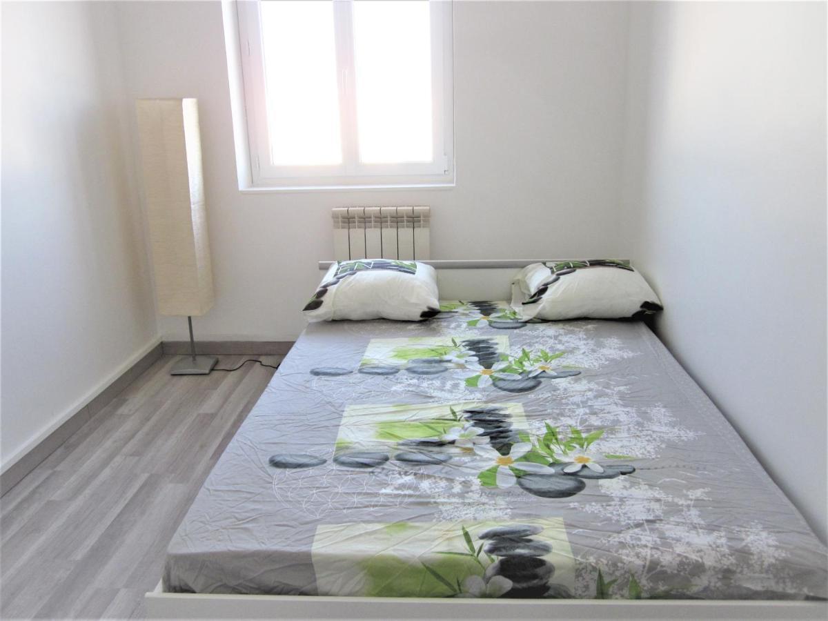 Location 4 Pieces Proche Centre-ville Et Autoroutes *