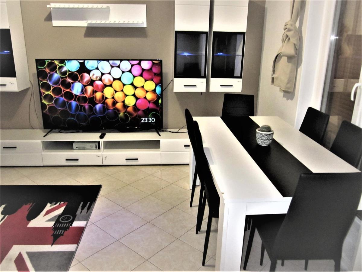 Location 4 Pieces Proche Centre-ville Et Autoroutes Apartment *