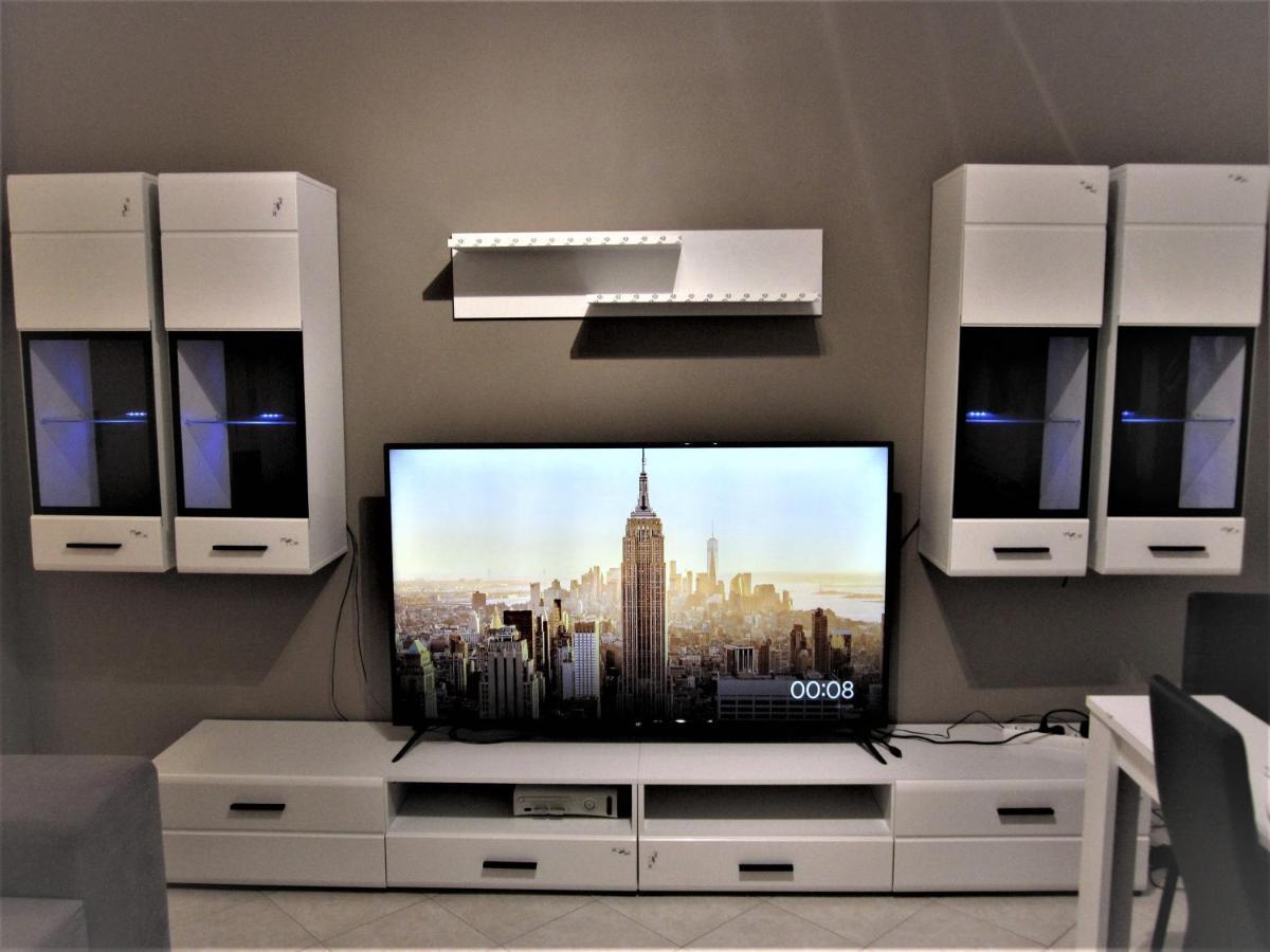 Location 4 Pieces Proche Centre-ville Et Autoroutes Appartement