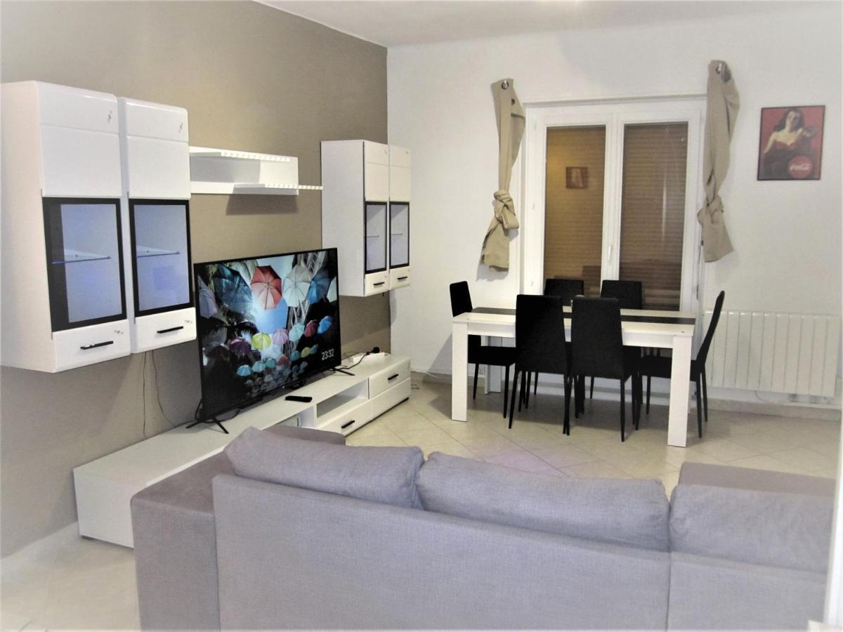 Location 4 Pieces Proche Centre-ville Et Autoroutes Apartment *