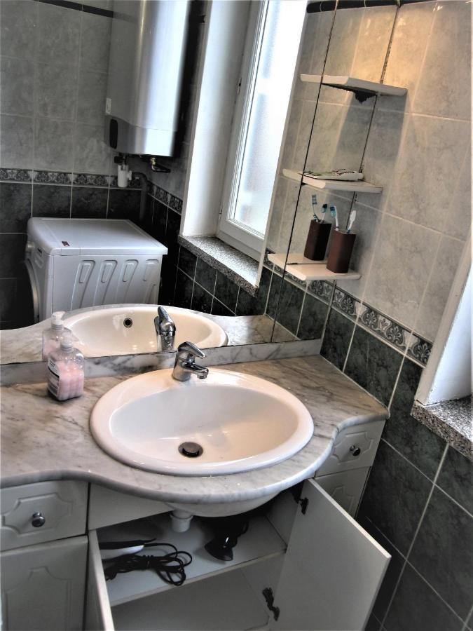 Apartment Location 4 Pieces Proche Centre-ville Et Autoroutes